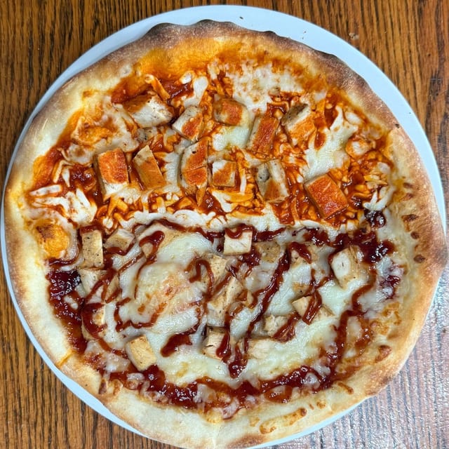 Layla Special Pizza.