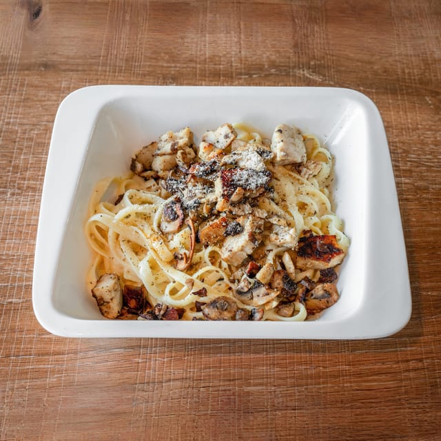 Chicken Fettuccine Alfredo Catering.