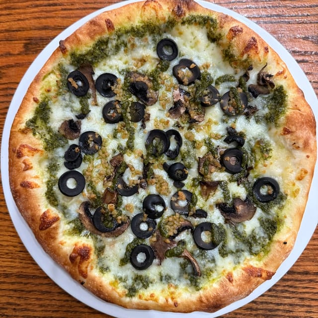 Pesto Special Pizza Catering.